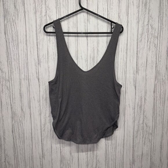 lululemon athletica Tops - Womens Size 6 Lululemon Tank Grey EUC